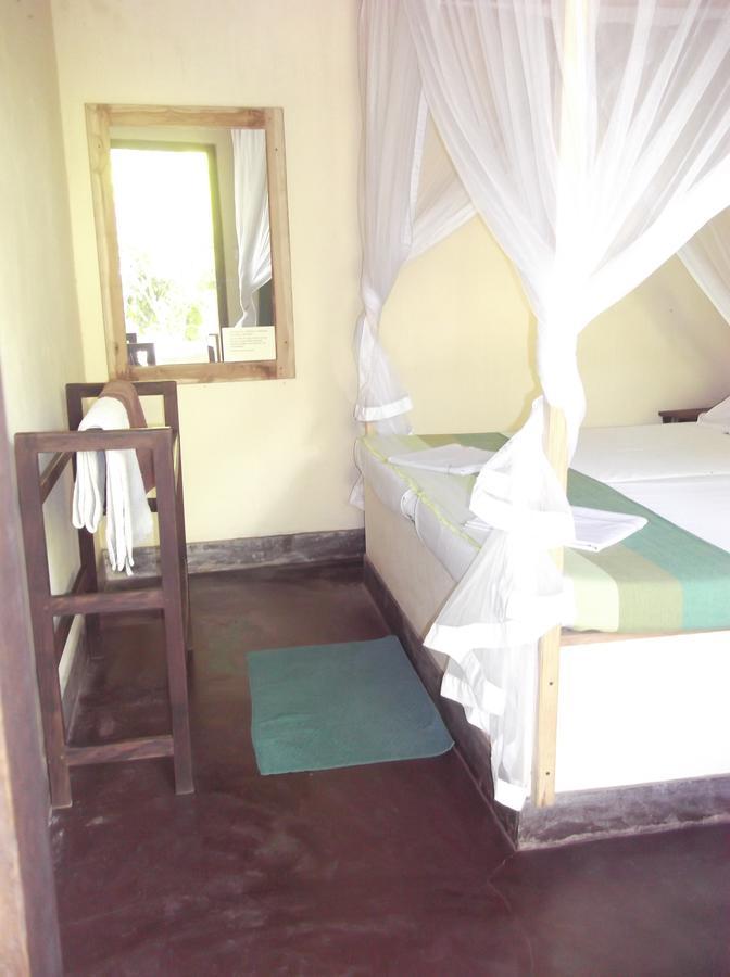 Gecko Restaurant & Rooms Baía de Arugam Exterior foto